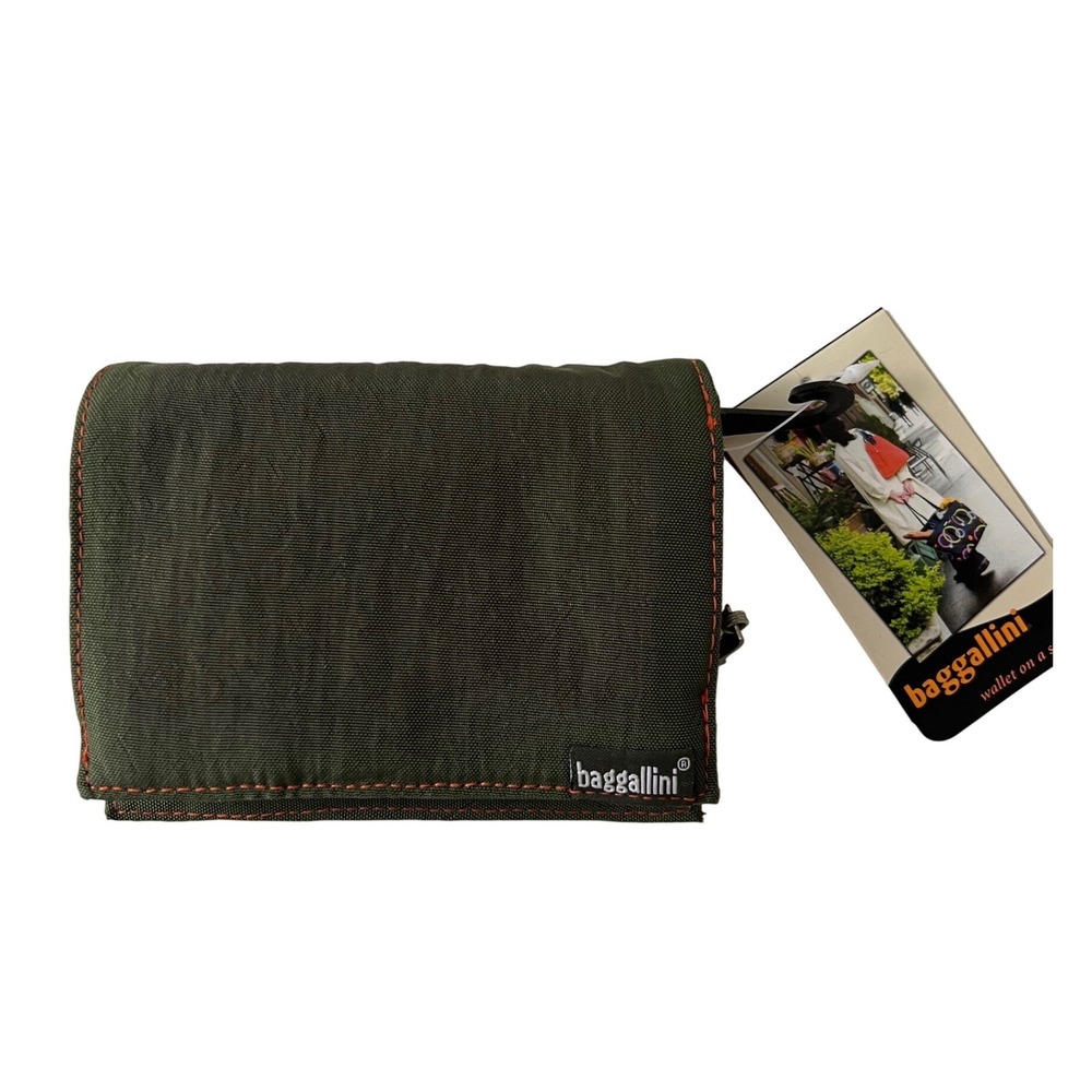 Baggallini Wallet on a String Women Green Nylon Contrast Stitching